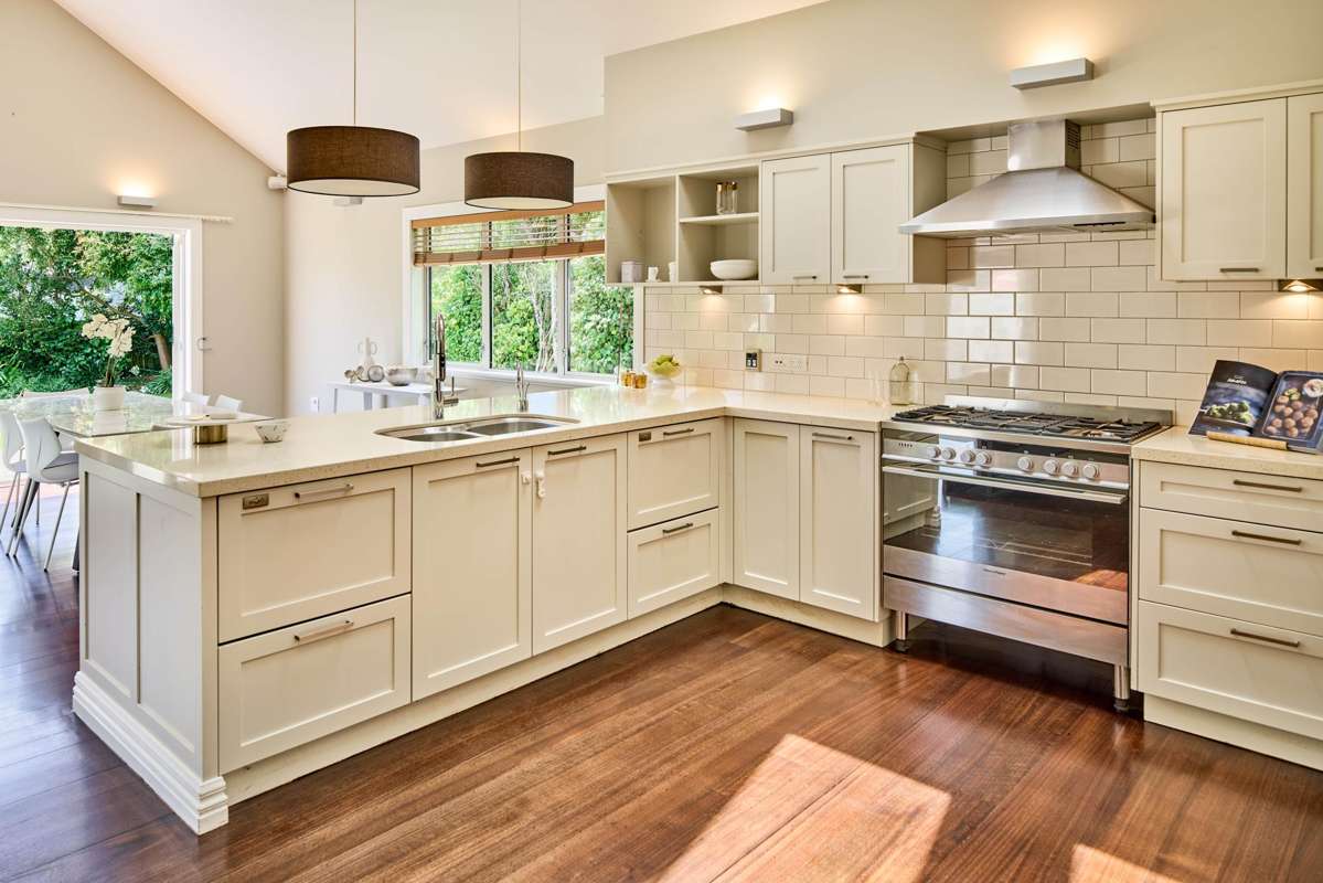 5 Cheviot Road, Lowry Bay_2