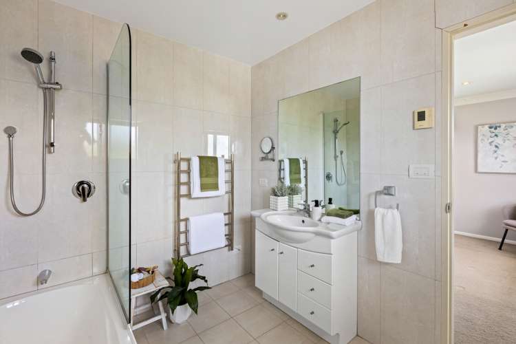 52 Grovenor Drive Orewa_17