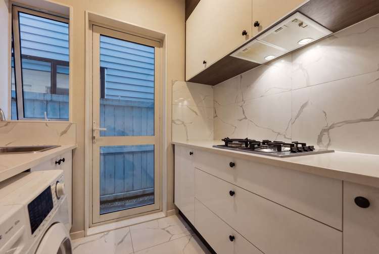 6 Puruatanga Drive Flat Bush_11