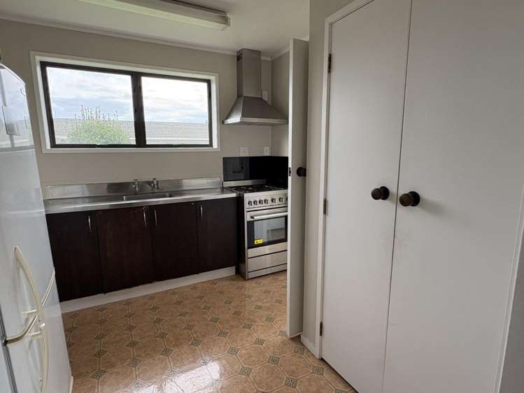 1B Cypress Crescent Pukete_15