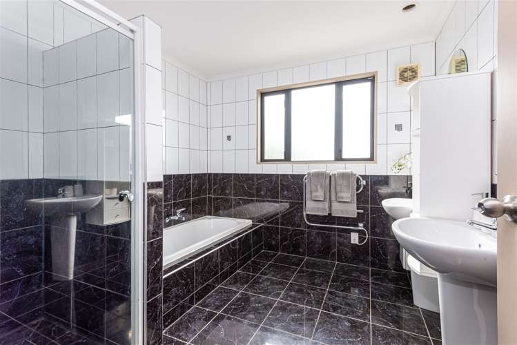 9 Saint Keverne Close Burwood_12