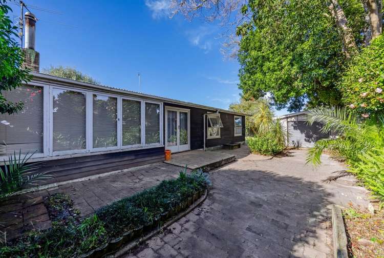 64 Beach Road Pahurehure_8