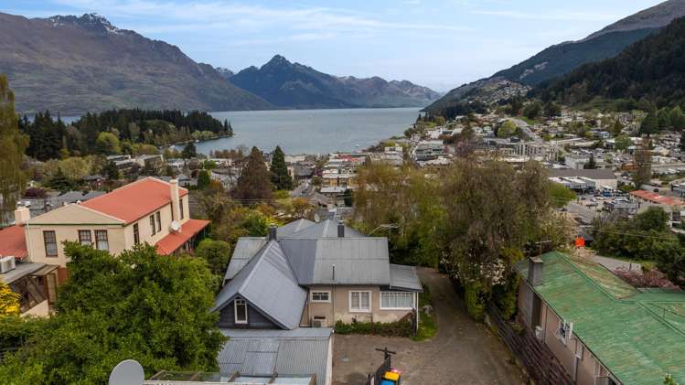 61 Hallenstein Street Queenstown_13