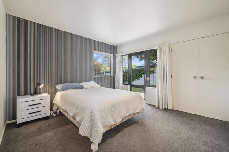 2/7 Ngamotu Road 11201_12