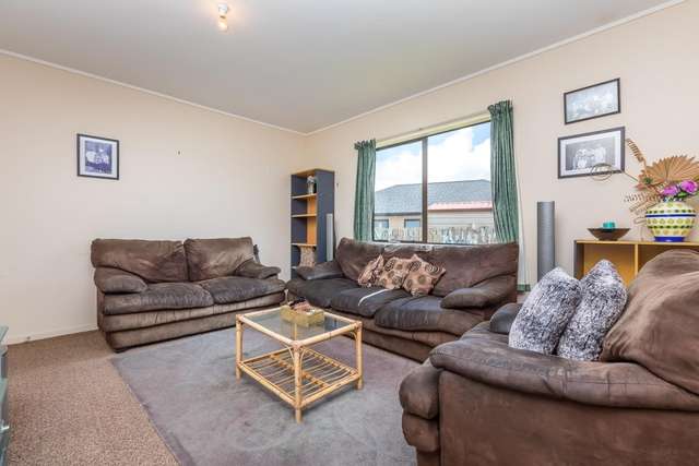 2/25 Kennington Drive Clendon Park_3