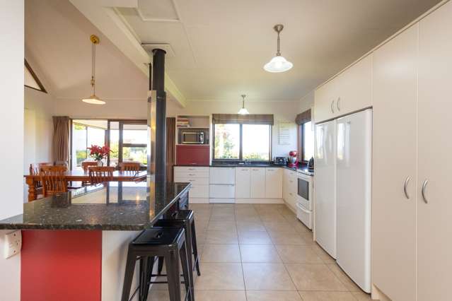 203 Fergusson Road Halcombe_3