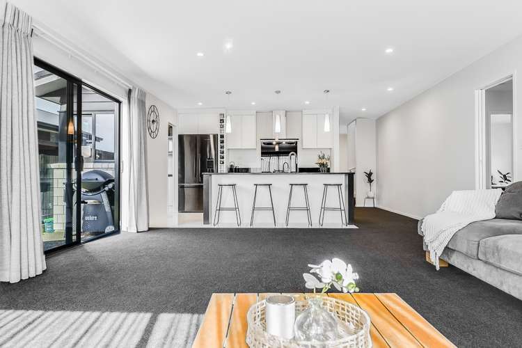 38 Probert Crescent Chartwell_13