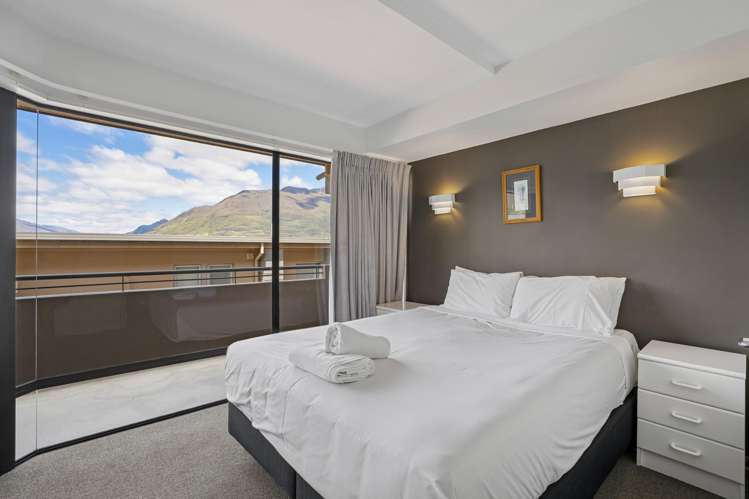 20M/26 Lake Esplanade Queenstown_6