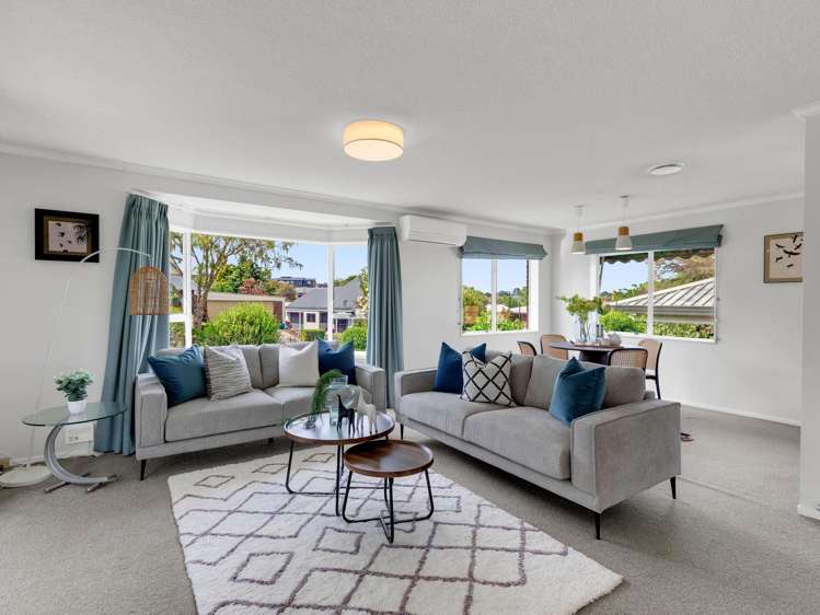 54 Lansdowne Crescent Glenview_9