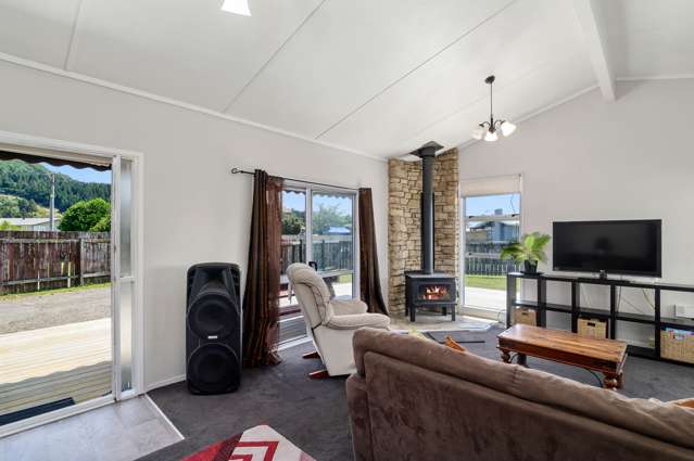 22 Fenruss Street Fairy Springs_1