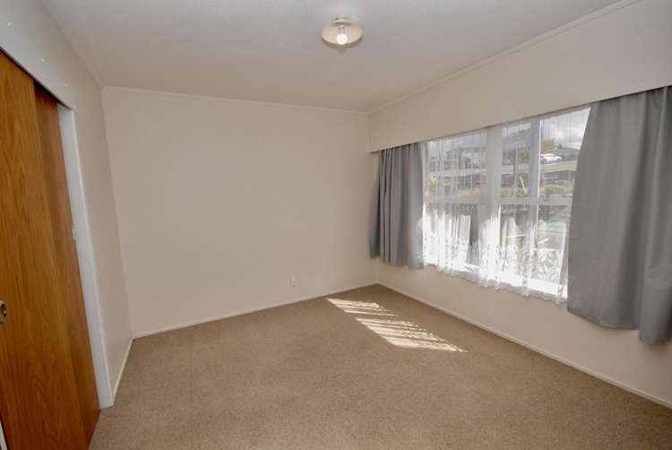 2/321 Wairau Road Totara Vale_7