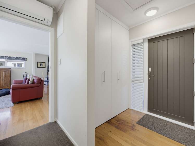 1 Silverbirch Grove Churton Park_21