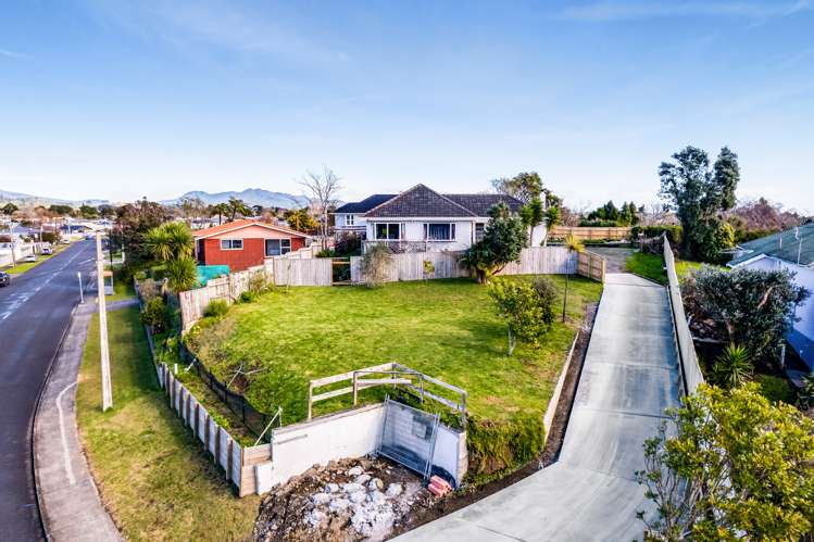 180 Seaview Road Westown_11