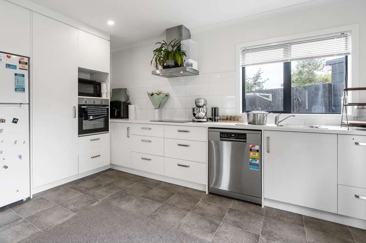 4/9 Beverley Crescent Hillcrest_1