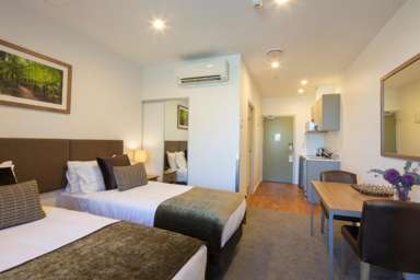 220/32 Red Oaks Drive_1