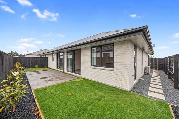 8b Appaloosa Way Rolleston_11
