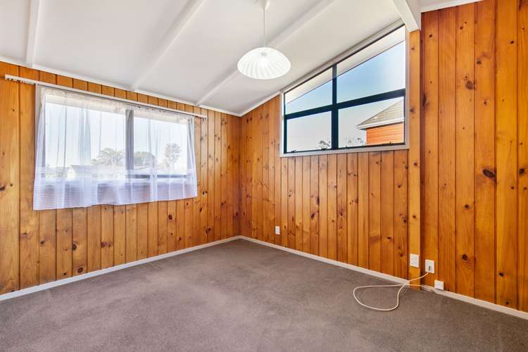 76 Saint Annes Crescent Wattle Downs_15