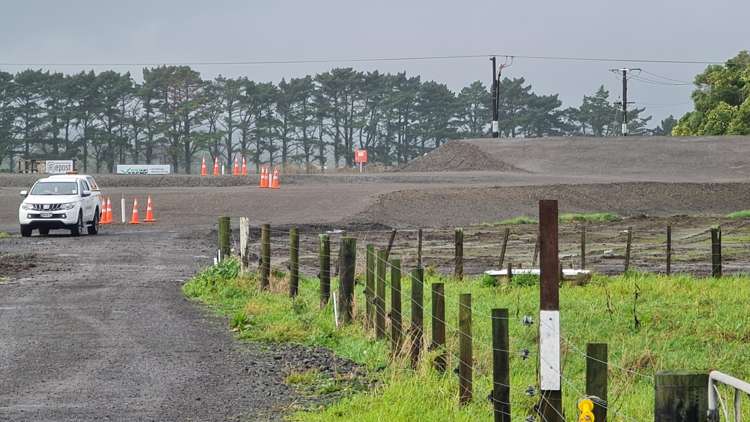 32 Airport Drive_3