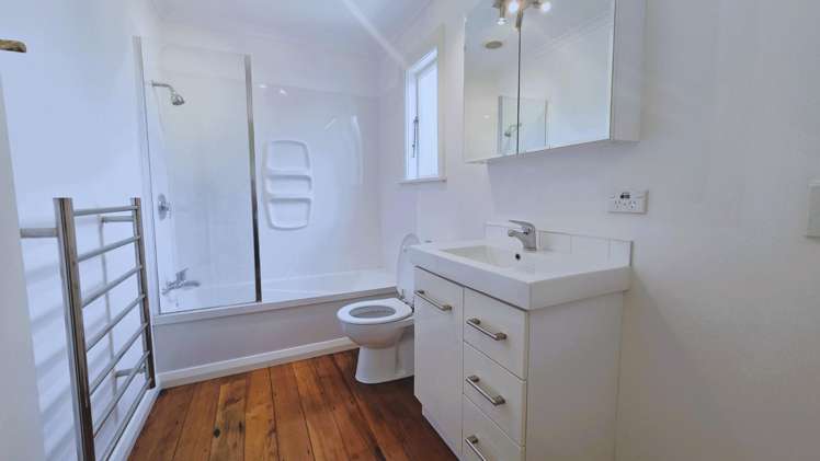 28 Bay Street Petone_16