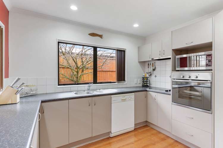 61 Senator Drive Manurewa_10