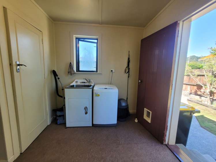 7 Main Street Reefton_11