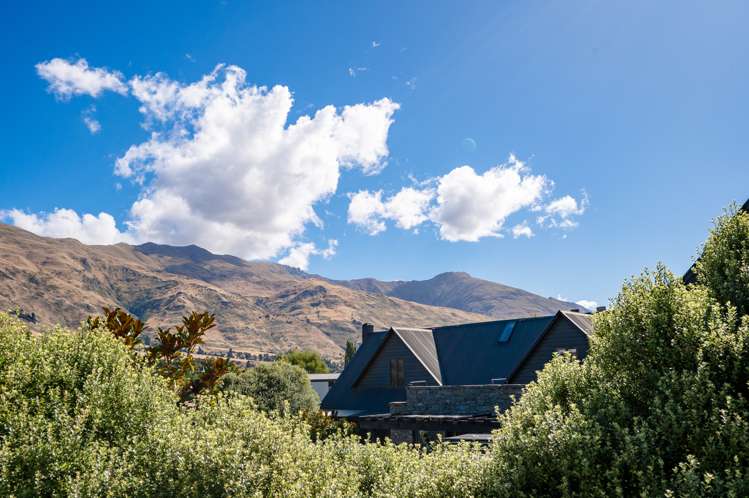 Unit 11 (Apt 32) Oakridge Resort, 20 Studholme Road Wanaka_14