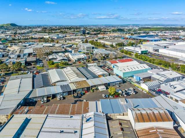 Units 3 & 4, 10 Olive Road Penrose_1