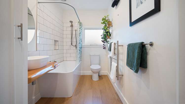 24 Derrett Place Saint Martins_12