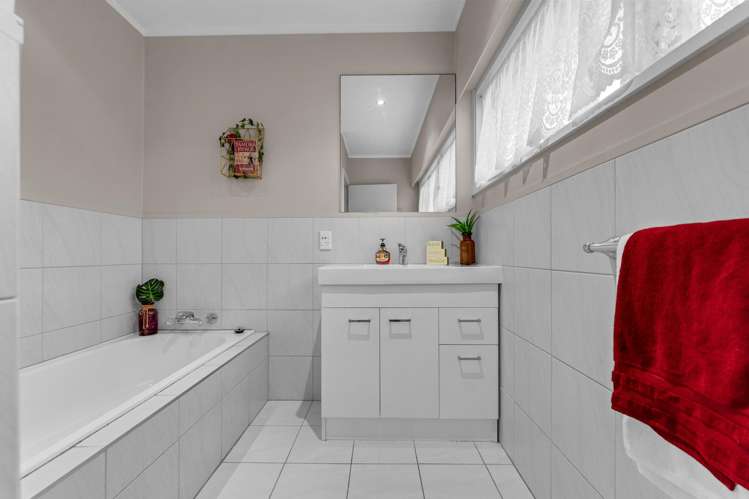 6 Lakeside Drive Pahurehure_10