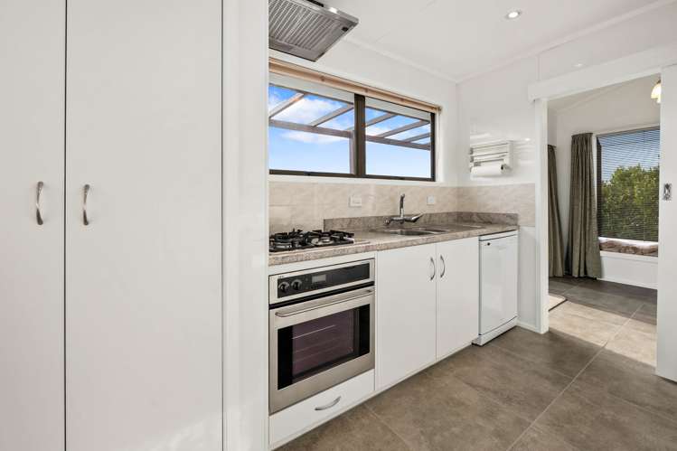 2 Thackeray Place Owhata_12