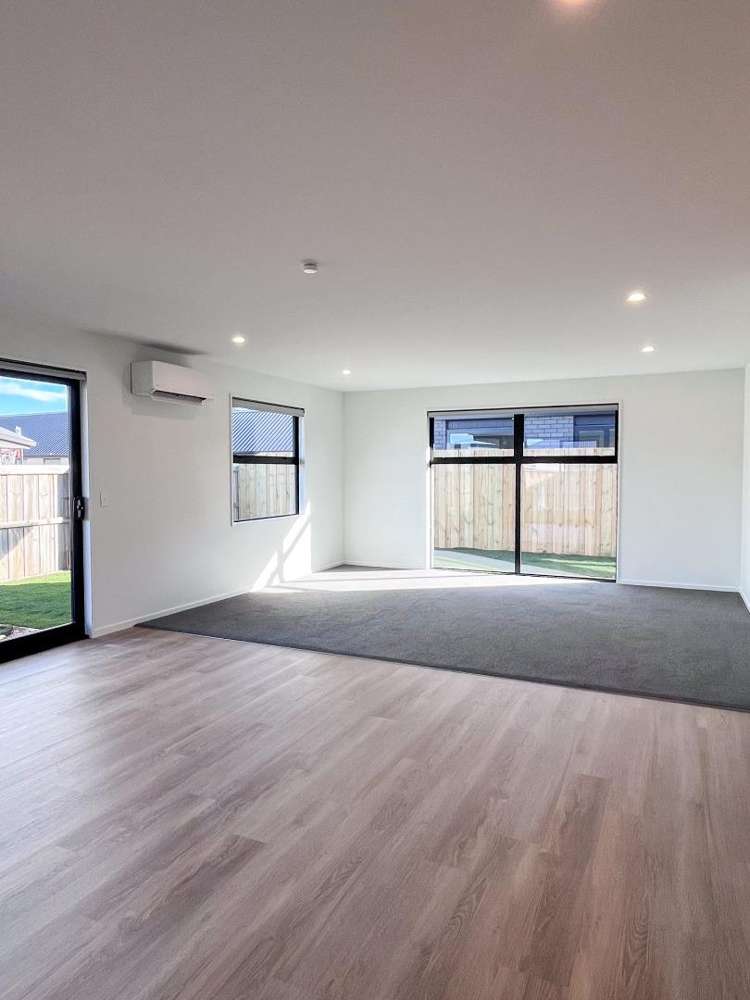 28 Accadia Drive 11103_4