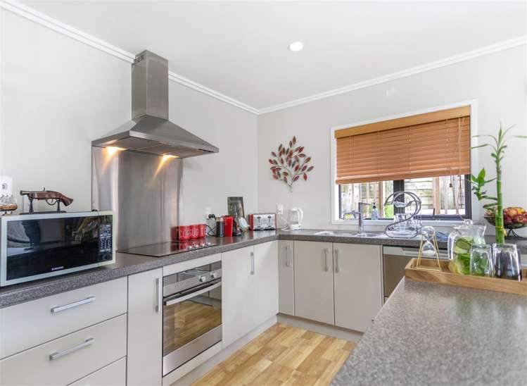 54 Farnborough Drive Nawton_5