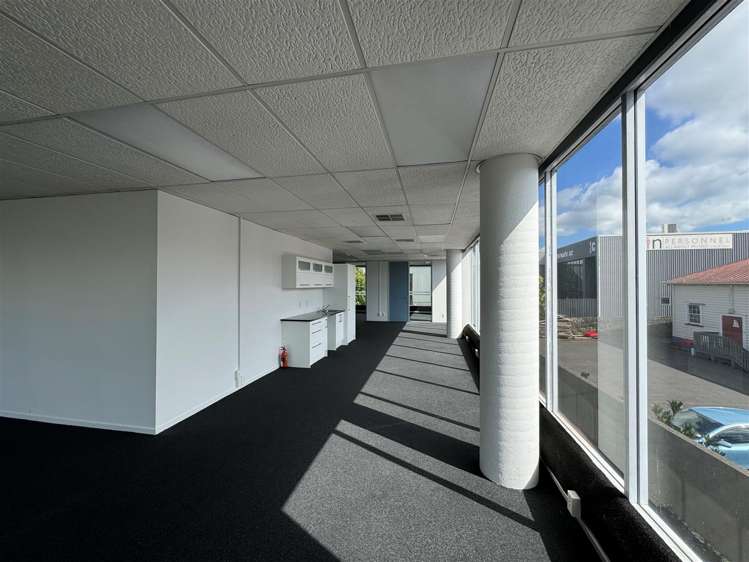 Level 1, Suite B, 2 Kalmia Street_0
