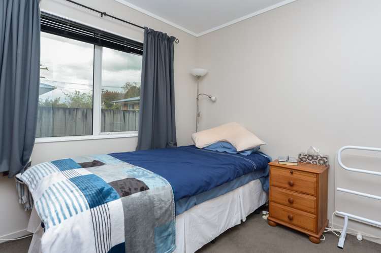 18a Saxbys Road Glenview_9