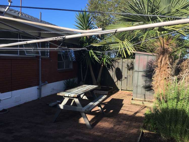 2/153 Landscape Road Mount Eden_8