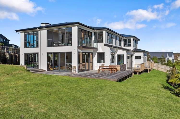 8 Ridgelea Road Long Bay_19