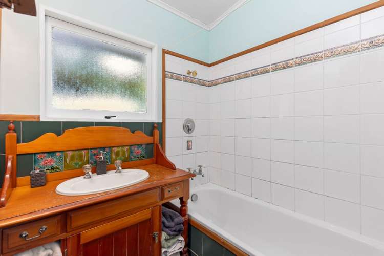 90 Lone Kauri Road Karekare_10
