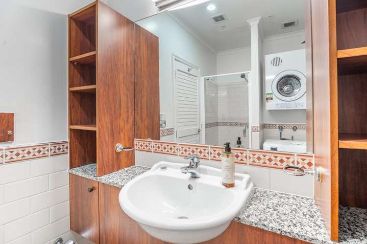 24/137 Quay St - 4 Weeks Free Rent! 10015_6