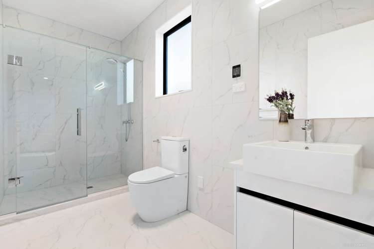 4 Lisnoble Road Flat Bush_12