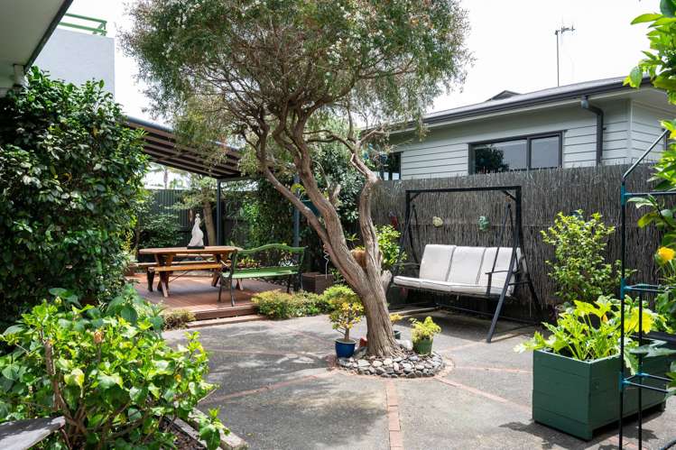 15A Menin Road Onekawa_13