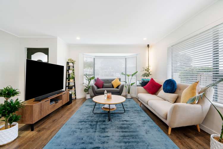 15 Frank Bunce Grove Flat Bush_10