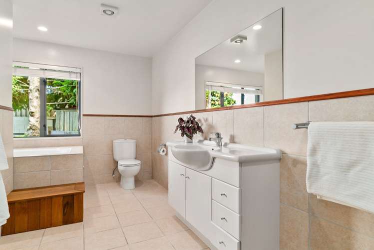 8 Goldleaf Hill Queenstown_14