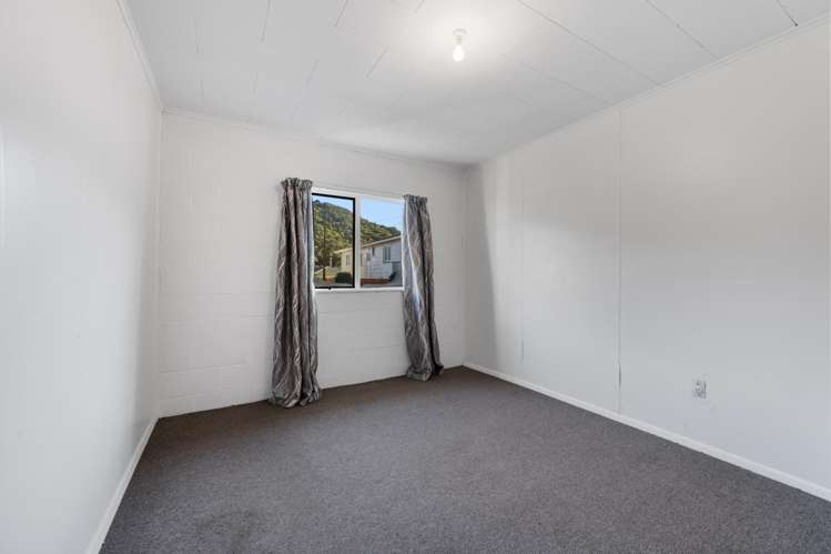 Units 1-3/91 Waikawa Road Picton_12