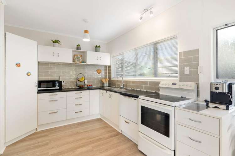 2/2A Eskdale Road Birkdale_6