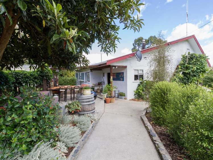 2464 Tarras-Cromwell Road Westland Surrounds_1