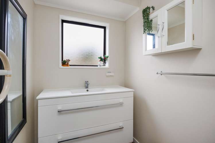 5 Cargill Grove Kelvin Grove_17