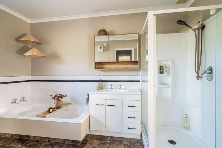 23 Kingsford Drive Stoke_11