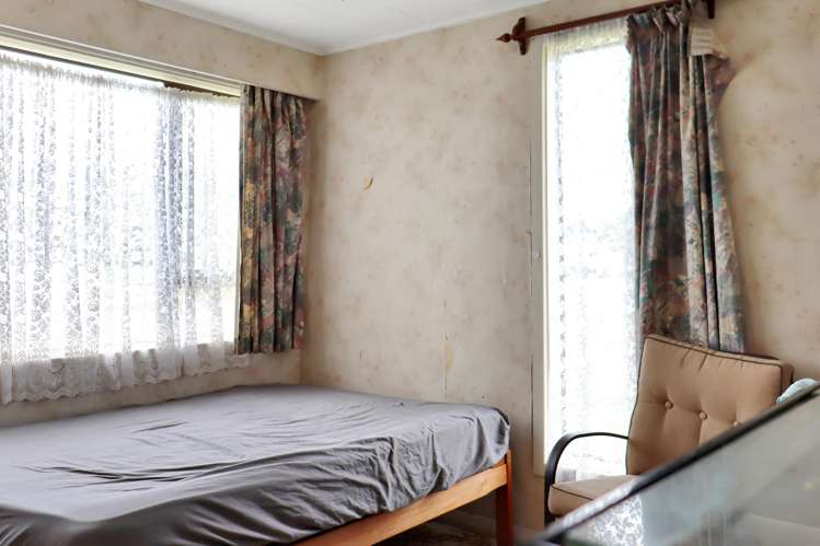 15 Sinclair Avenue Nightcaps_9