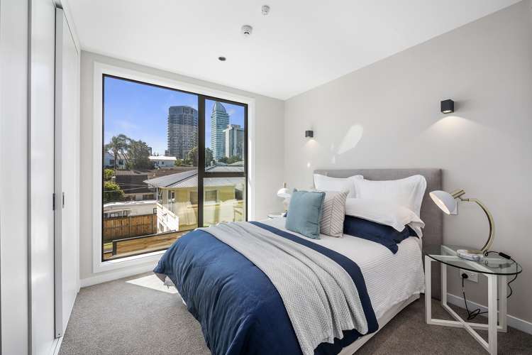 1/12 Burns Avenue Takapuna_10