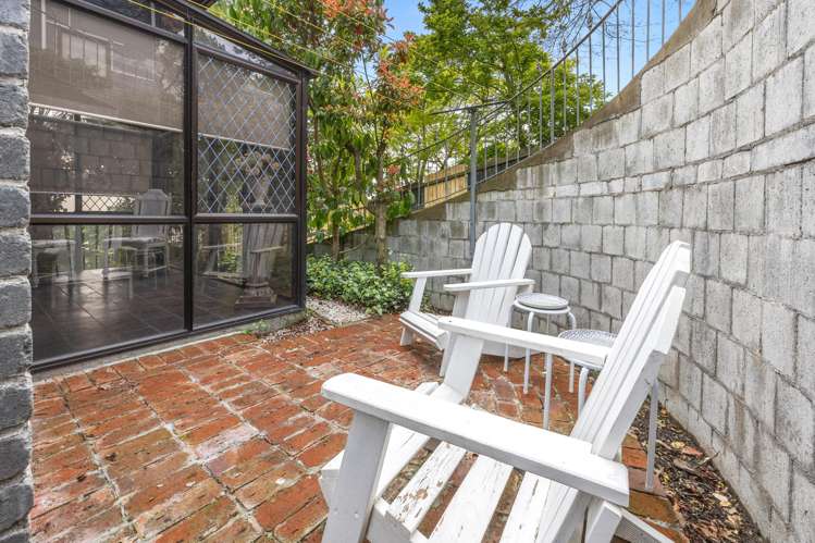 2/57b Cashmere Road_3
